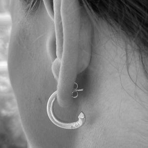 Hoops with a twist 3mm - petite